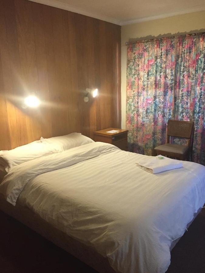 Meekatharra Hotel מראה חיצוני תמונה